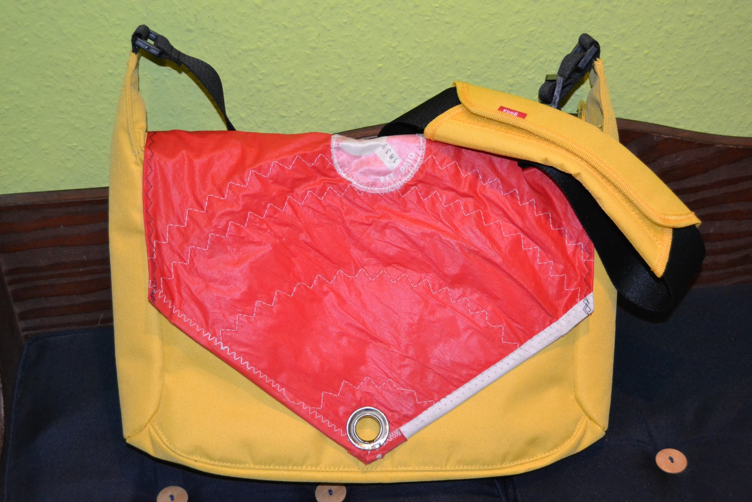 gelbe Laptoptasche mit Schothorn