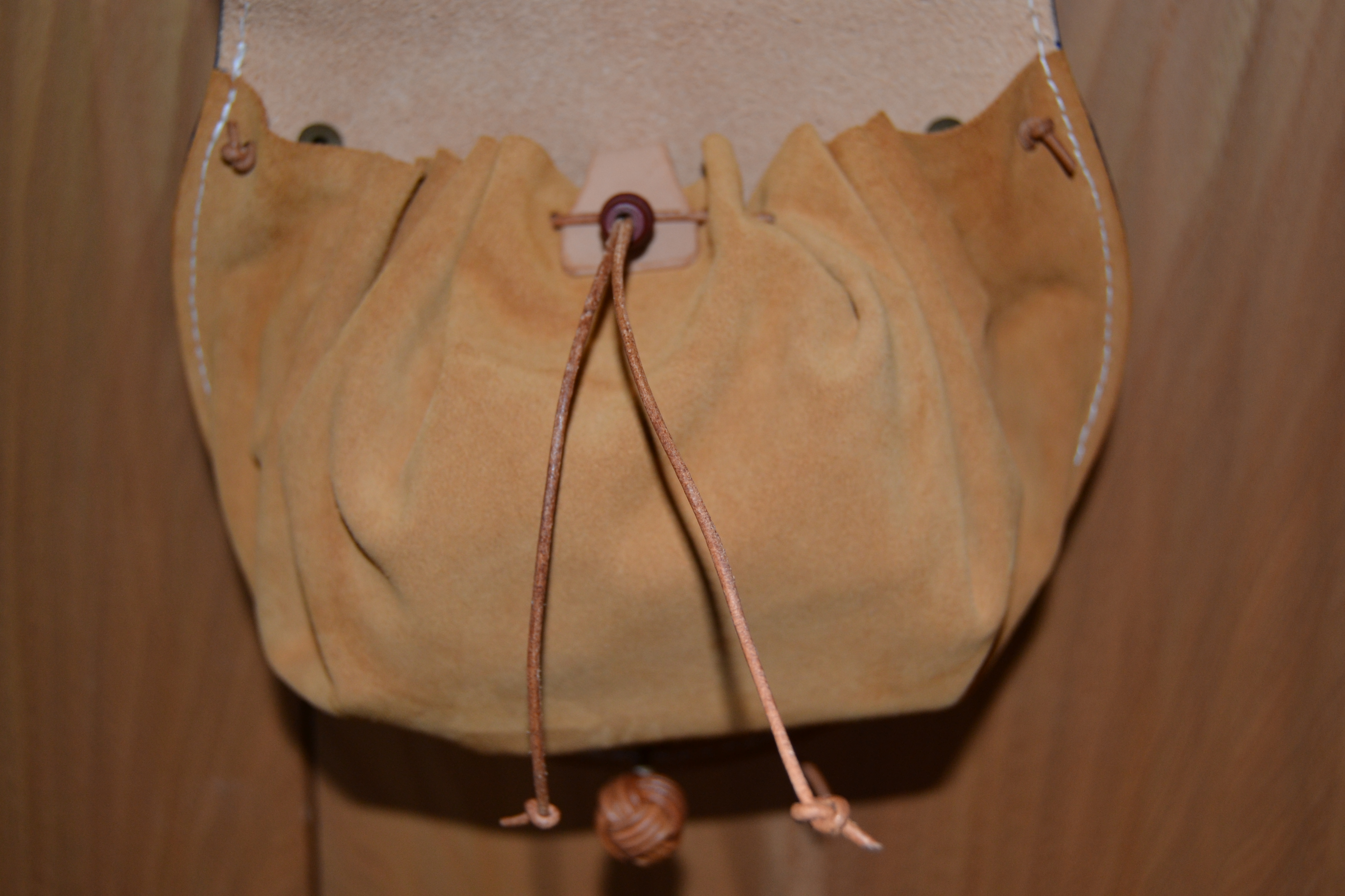 Ledertasche punziert Innenteil